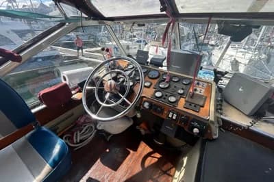 1973 Coronet Oceanfarer 32 | 10m 3