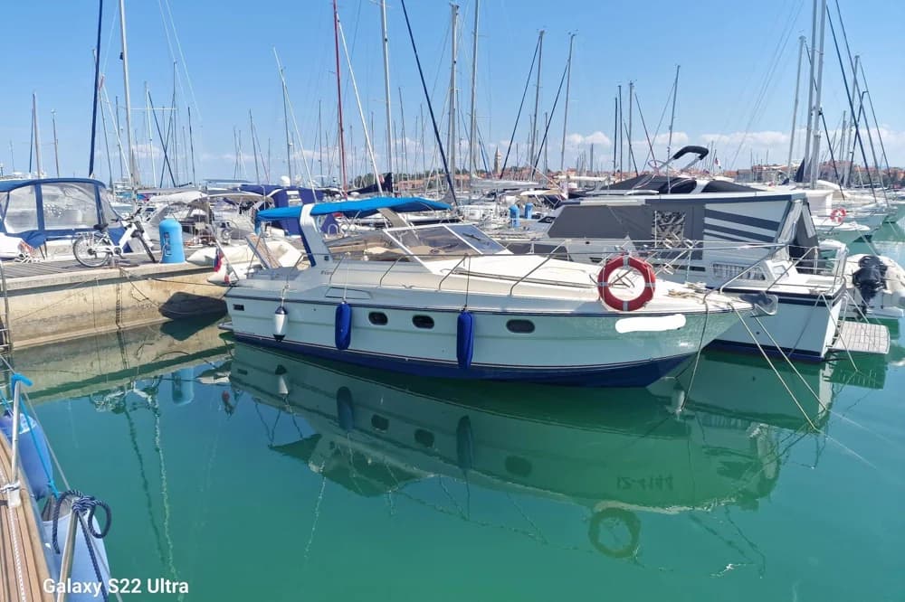 1990 Marine Projects princess riviera 28.7
