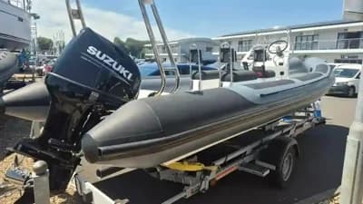 Island RIBS 6.8M 2