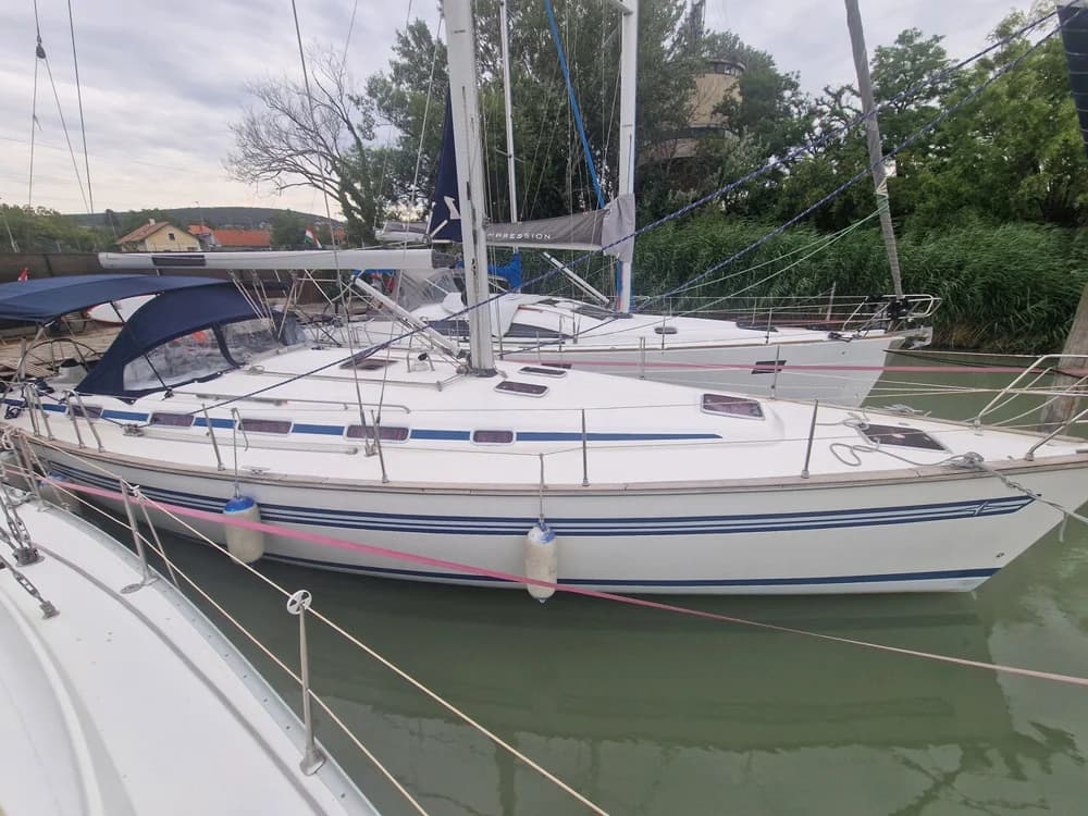 Bavaria 44