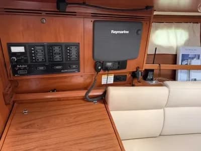 2005 Jeanneau Sun Odyssey 40.3 Boat for Sale in Yarmouth 3