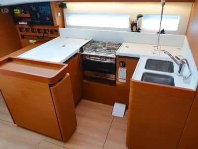 2024 Jeanneau Sun Odyssey 440 3