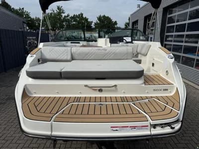 Sea Ray SDX 230 3