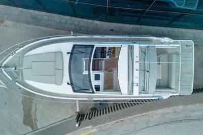 2023 Sealine S335 | 10m 2