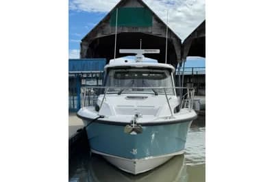 2022 Boston Whaler 325 Conquest Pilothouse | 32.3 ft 2