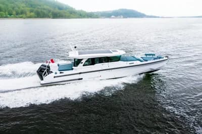 2026 Axopar 38 Cross Cabin | 38 ft 2