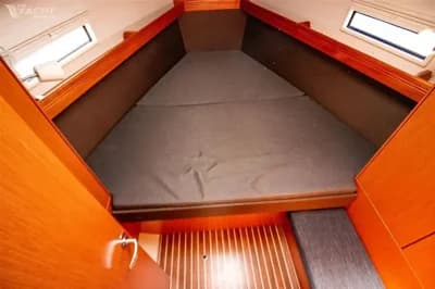 2014 Bavaria Cruiser 37 Boat for Sale in Kiato 3