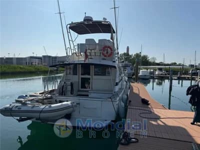 Bertram - 37 Convertible 3