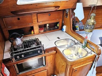 1987 Jeanneau Sun Rise 34 Boat for Sale in Bangor 3
