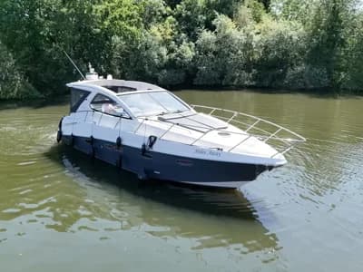 2008 Sealine SC38 Boat for Sale in Shepperton 3