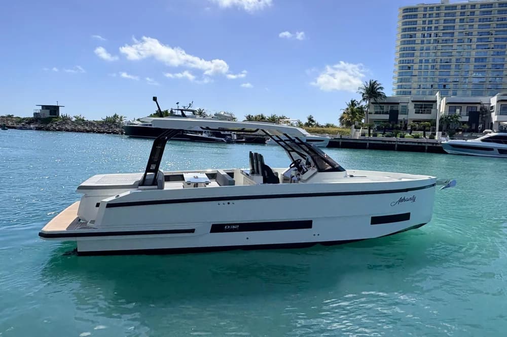 2025 De Antonio Yachts D32 | 32.4 ft