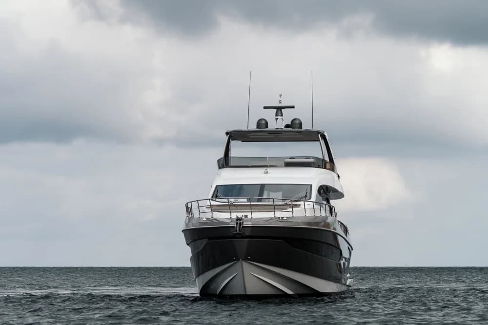 2021 Azimut Fly 78 | 75.5 ft