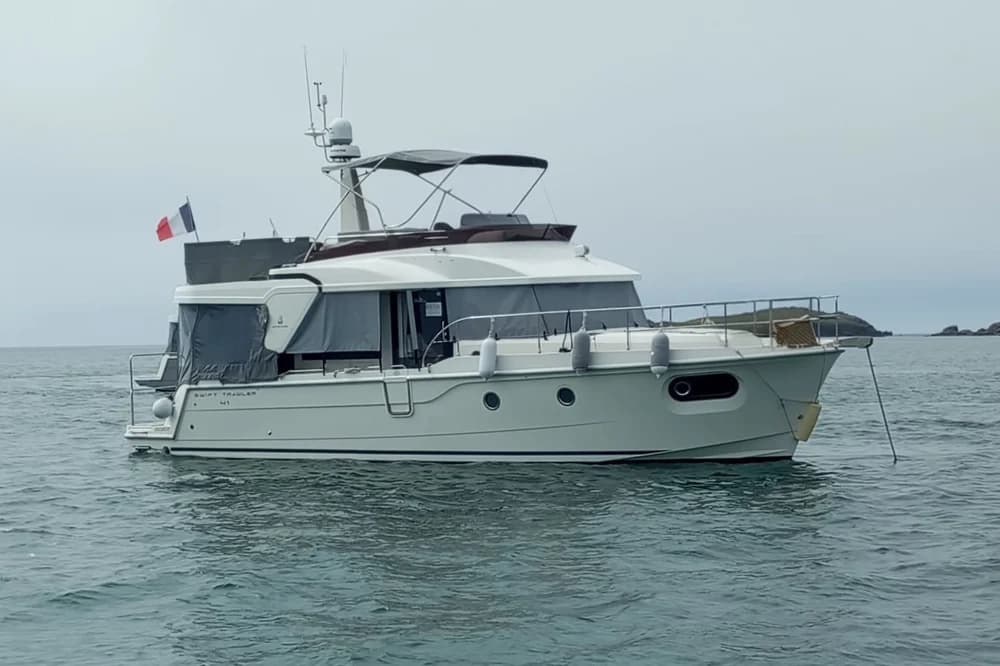 2022 Beneteau Swift Trawler 41 Fly