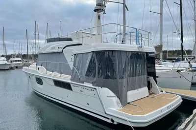 2022 Beneteau Swift Trawler 41 Fly 2