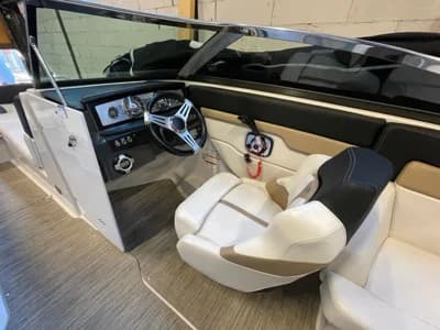 2014 Four Winns H260 | 8m 3