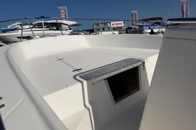 2001 White Shark 225 2