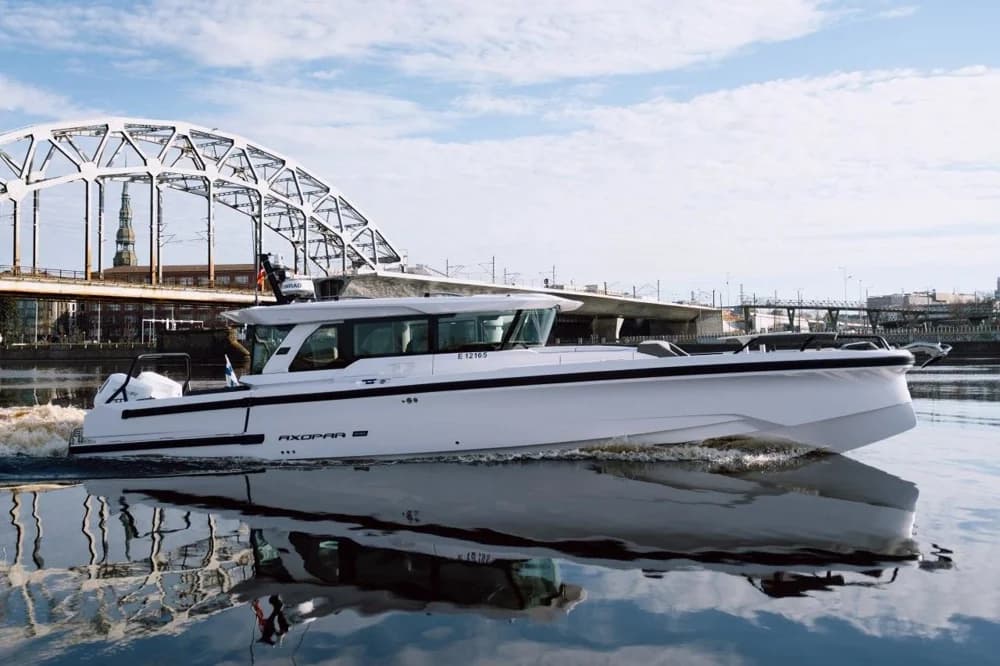 2027 Axopar 38 Cross Cabin | 38 ft