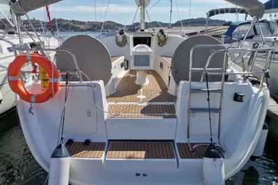 2005 Beneteau Cyclades 43.3 | 42.6 ft 2