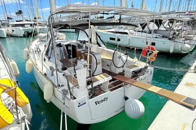 2016 Beneteau Oceanis 35 | 11m 2