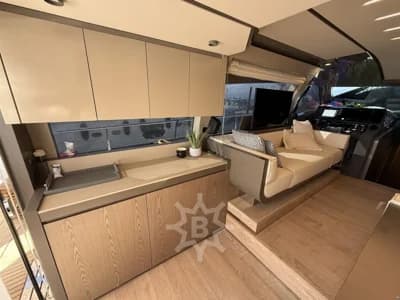 Ferretti 550 3