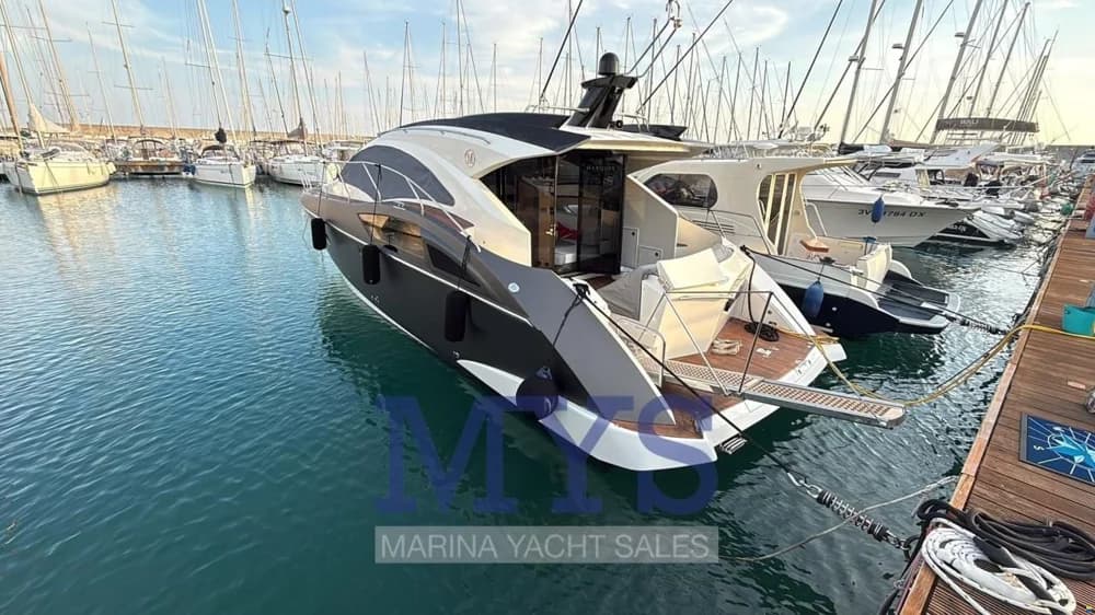 Marquis 420 Sport Coupe