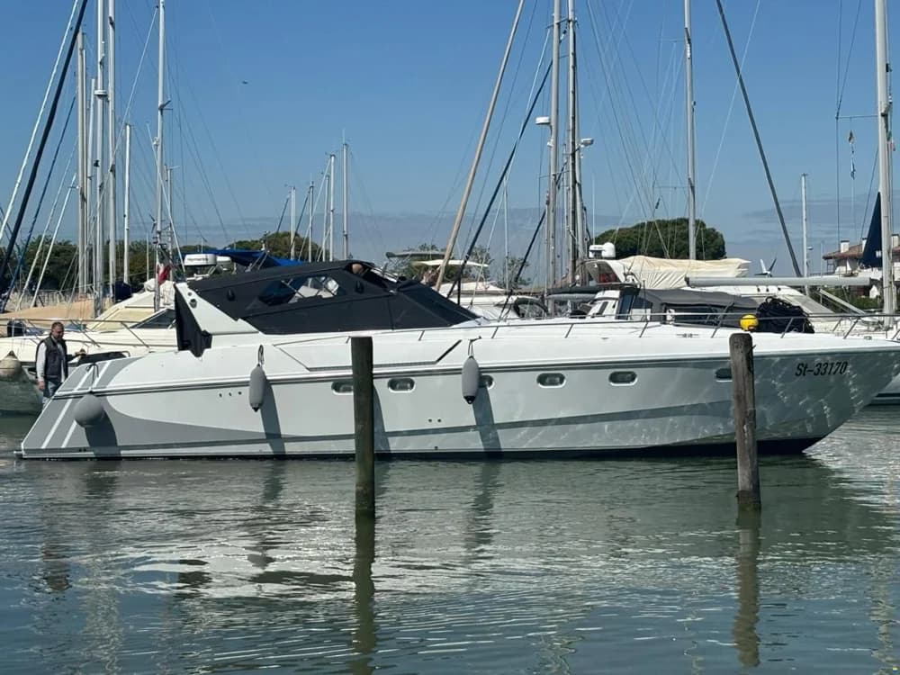 Ferretti Altura 47 open