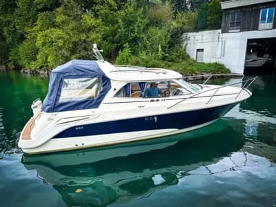 Bella 765 Cabin 2