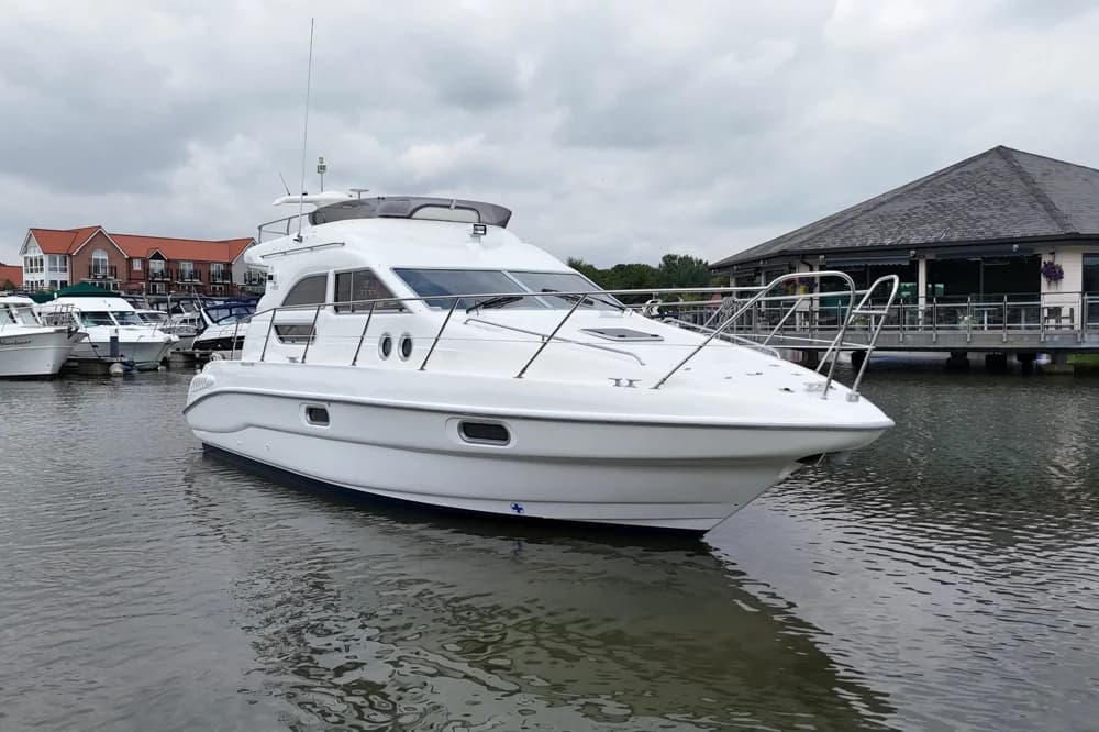 2002 Sealine F33 | 10m