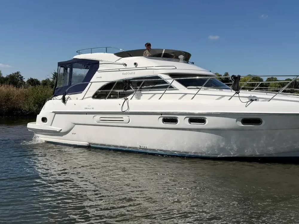 1999 Sealine F43 Boat for Sale in Windsor