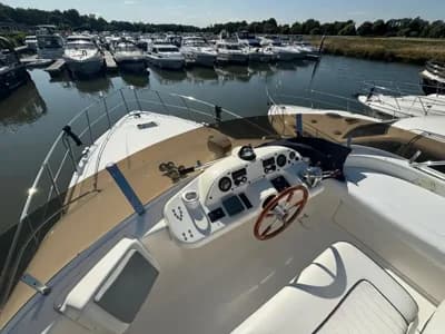 1999 Sealine F43 Boat for Sale in Windsor 2