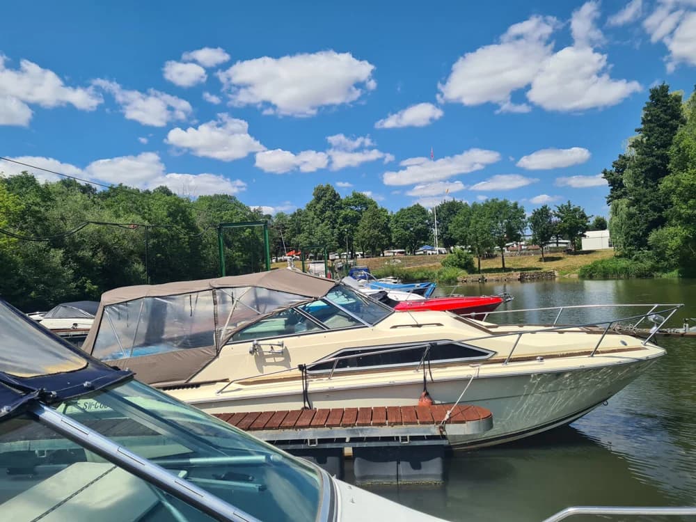Sea Ray SRV 245 Sundancer