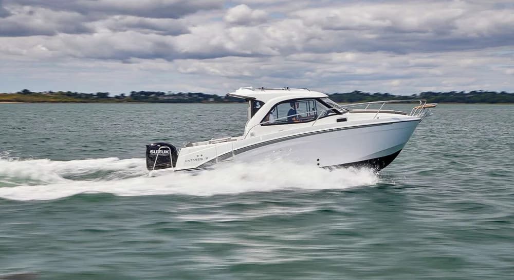 Bénéteau Antares 780
