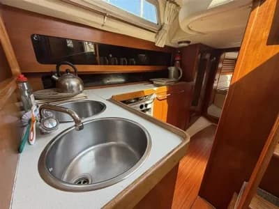 1988 Moody 346 Boat for Sale in Brightlingsea 3