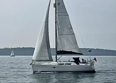 2006 Jeanneau Sun Odyssey 32i Boat for Sale in Hamble-le-Rice 2