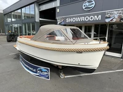 Maxima 620 Retro Boat for Sale 2