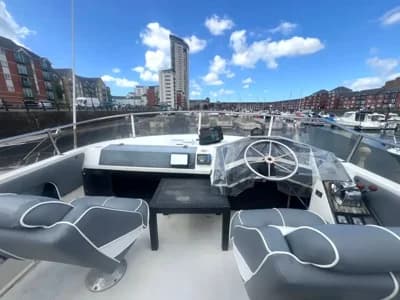 1988 Carver Santego 30 Boat for Sale in Swansea 3