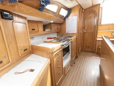 2000 Alubat Ovni 43 Boat for Sale in Largs 3