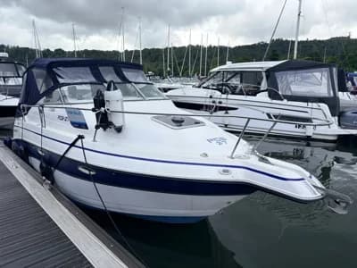 1999 Glastron PCs-27 Boat for Sale in Windermere 2