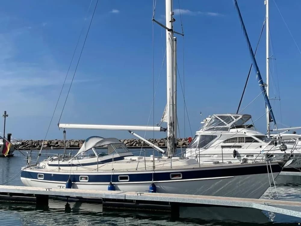 Hallberg-Rassy HR 352