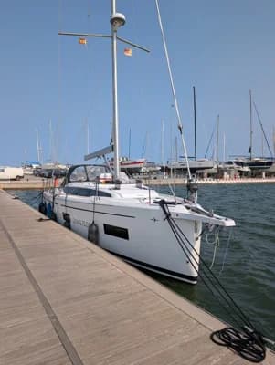 Bavaria C38 2