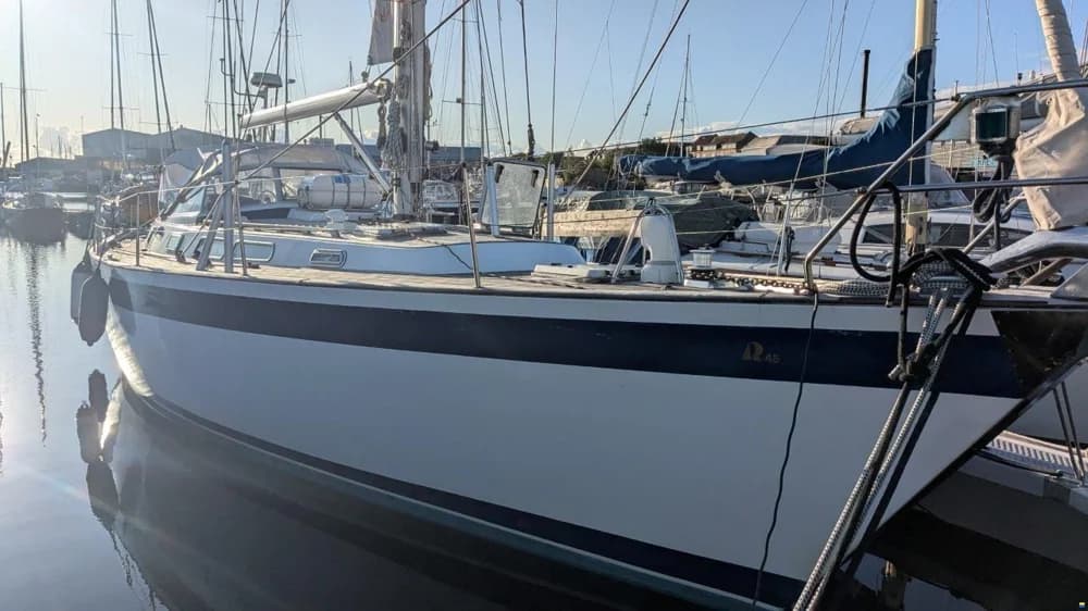 Hallberg-Rassy 45