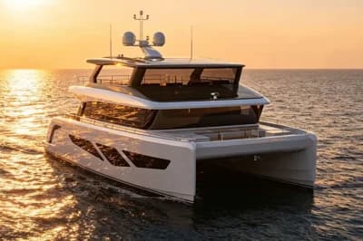 2027 Diamond F68 | 21m 2