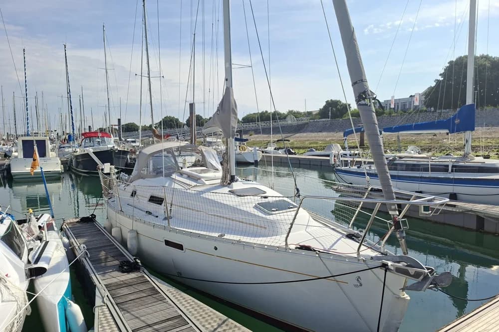 2000 Beneteau Oceanis 281 | 9m