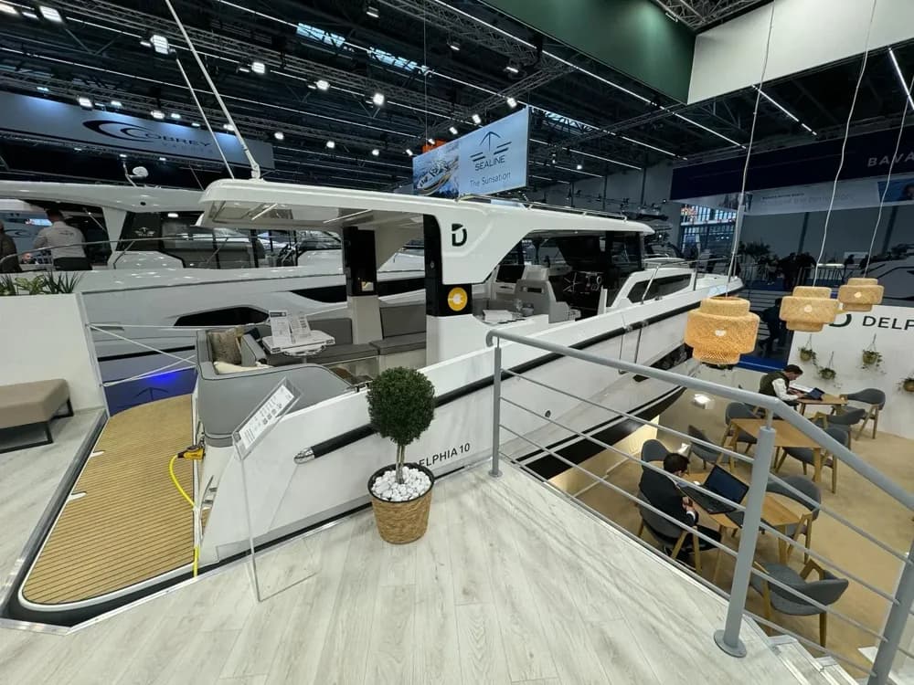 2025 Delphia 10 Lounge Top Boat for Sale in Lincoln