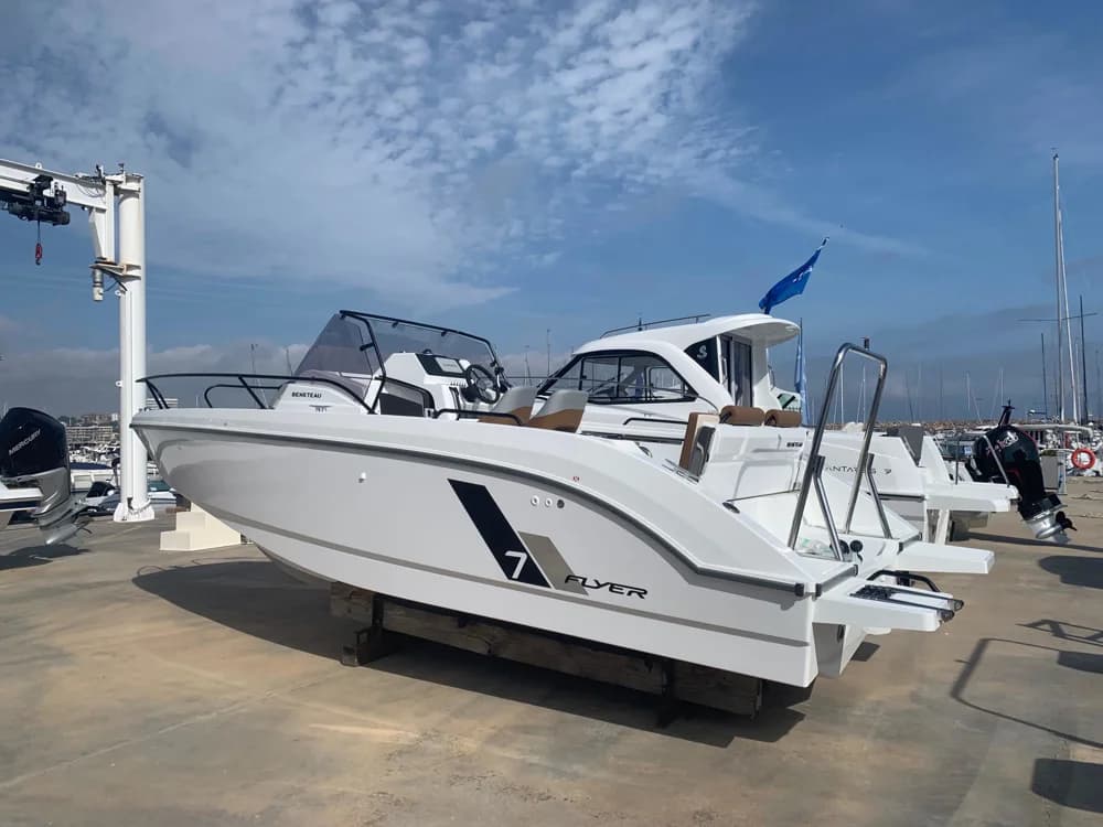 2027 Beneteau Flyer 7 SUNdeck | 6m