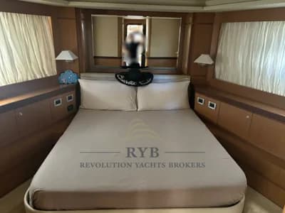 2007 Ferretti Yachts Altura 690 | 19m 3