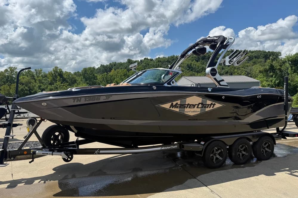 2021 MasterCraft X24