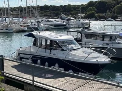 2015 Jeanneau Merry Fisher 855 Boat for Sale in Lyndhurst 3