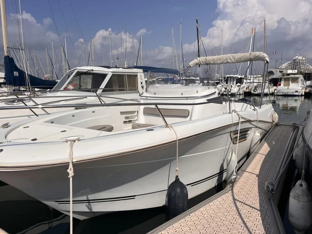 2015 Jeanneau Cap Camarat 8.5 CC