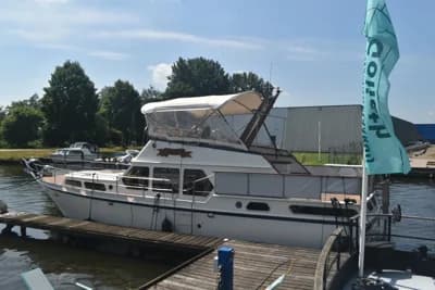 1983 Van der Valk 1300 Fly Bridge 2